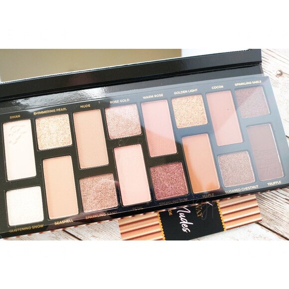 Too Faced Born This Way The Natural Nudes Eye Shadow Palette New 16 Eyecolors - Picture 2 of 7